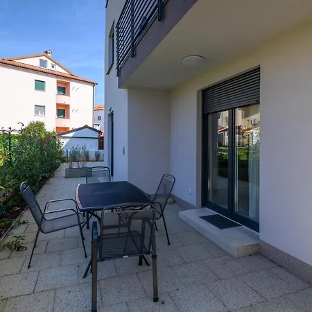 公寓 With A Parking Space - 2226 *